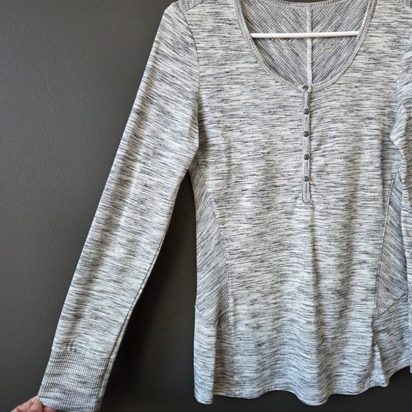 Kuhl Womens Svenna Spacedye Long Sleeve Henley Shirt Heather Grey Knit XS Active - Picture 4 of 11